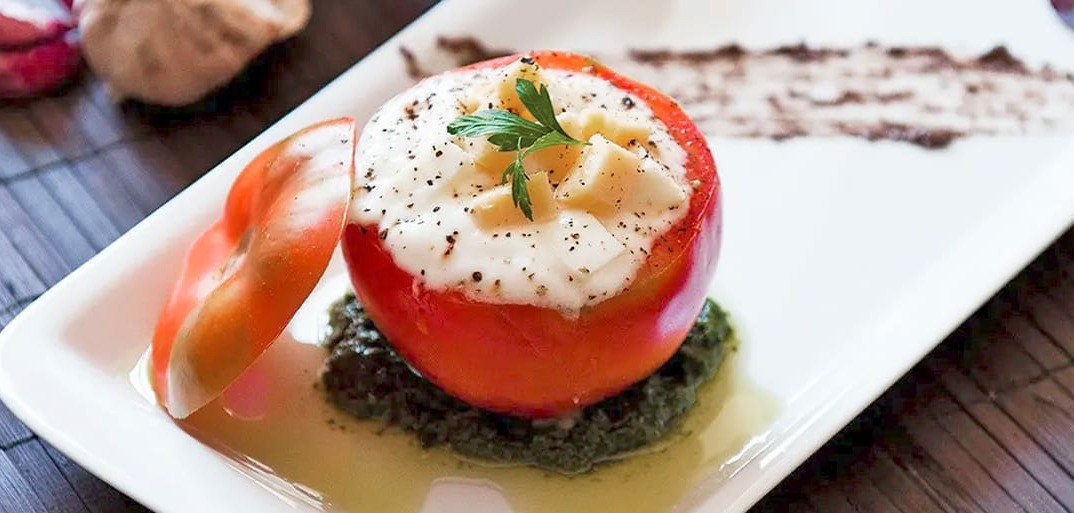 Stuffed summer tomatoes – ripe, juicy tomatoes filled with a flavorful and fresh stuffing